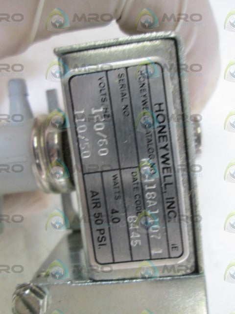 HONEYWELL RELAY, W/JUNC BOX RP418A1107 *NEW NO BOX*