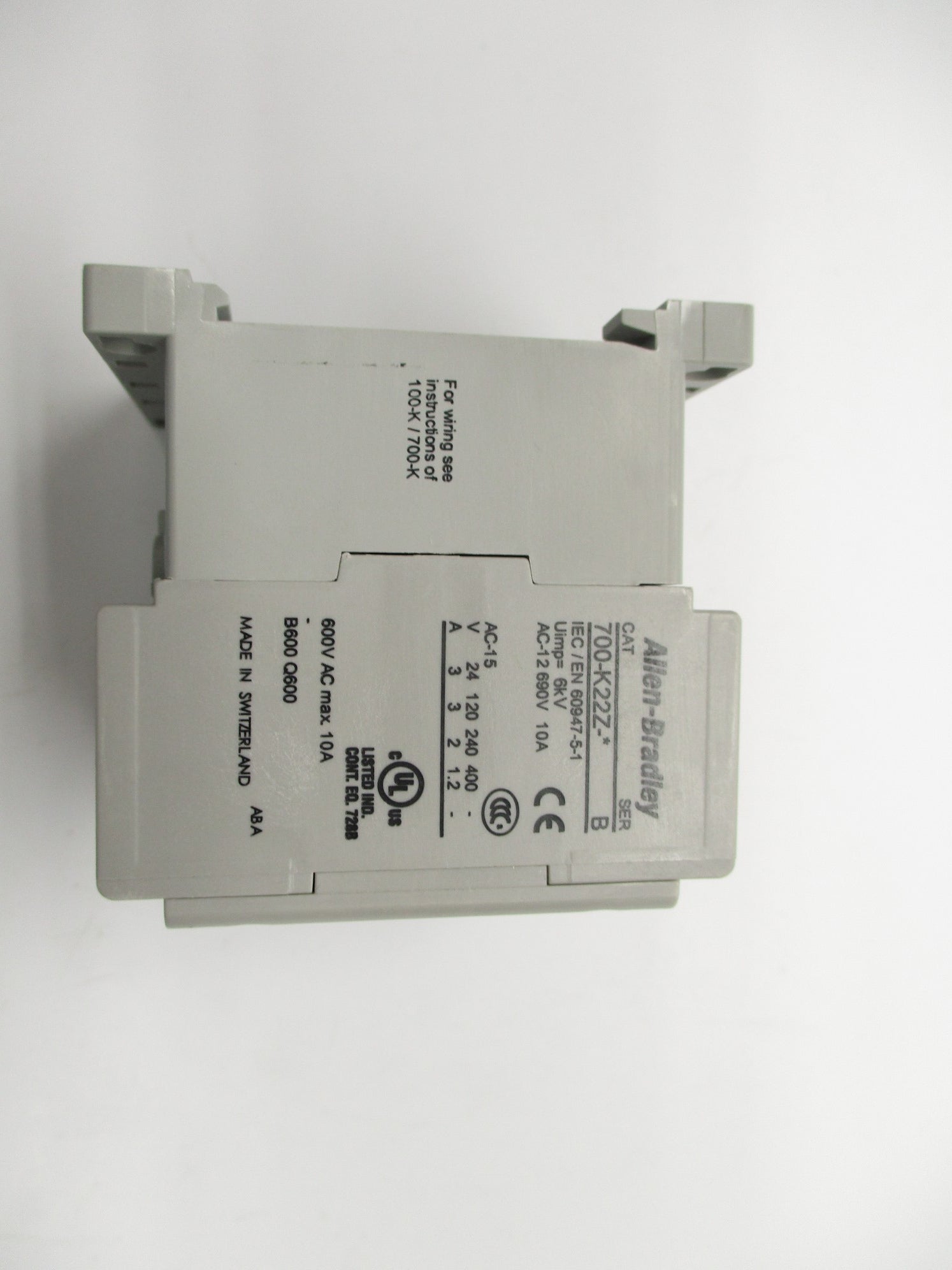 ALLEN BRADLEY 700-K22Z-D SER. B 110/120V (WH) NSMP
