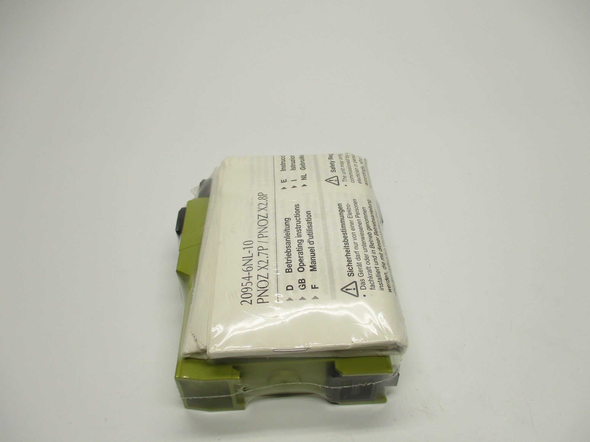 PILZ PNOZX2.8P-24-240VAC/DC-3N/O-1N/C 24-240VAC/DC NSMP