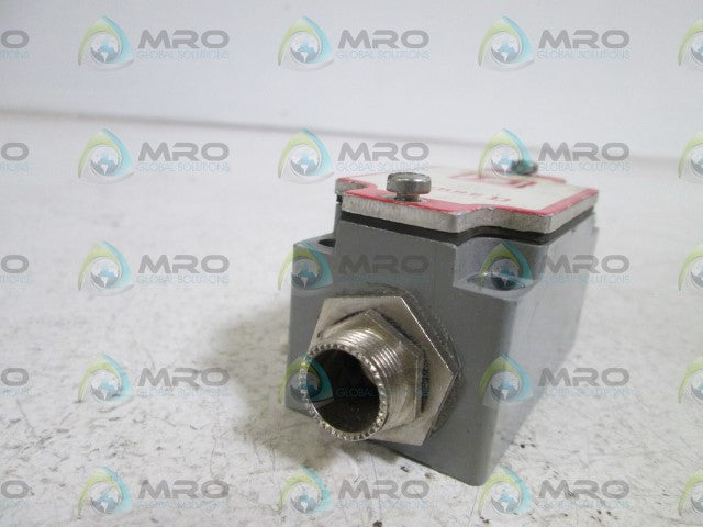 SQUARE D LIMIT SWITCH 9007 BD-13 *USED*