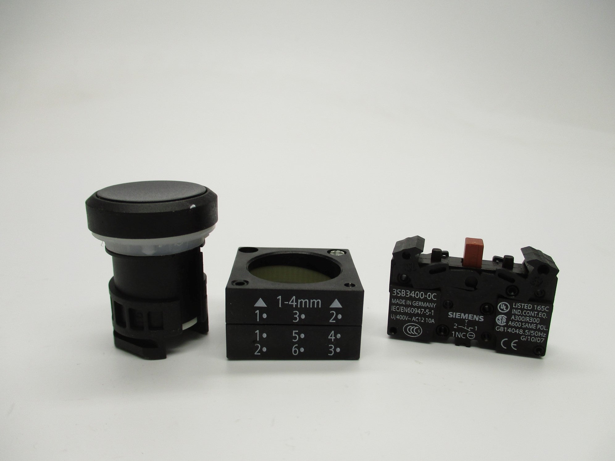 SIEMENS 3SB3203-0AA11 NSMP