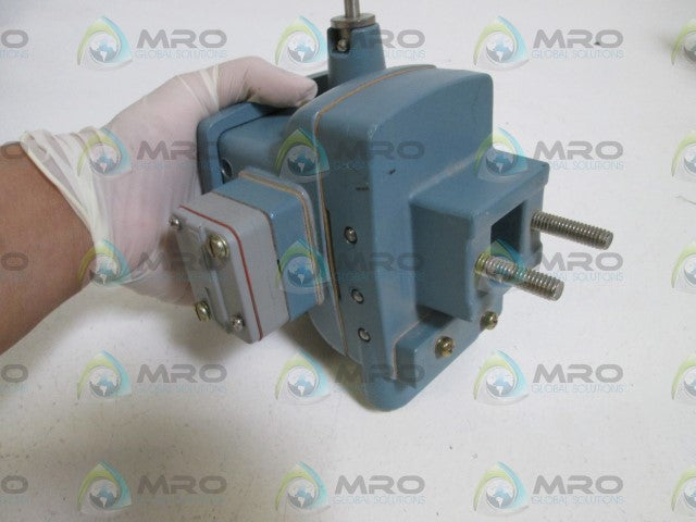 FOXBORO VERNIER VALVACTOR TYPCE C 5440266 *USED*