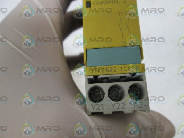 SIEMENS SAFETY RELAY 3TK2822-1CB30 *NEW NO BOX*