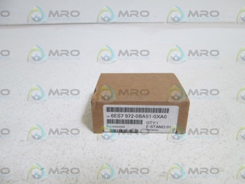 SIEMENS CONNECTOR PLUG 6ES7 972-0BA51-0XA0 *FACTORY SEALED*