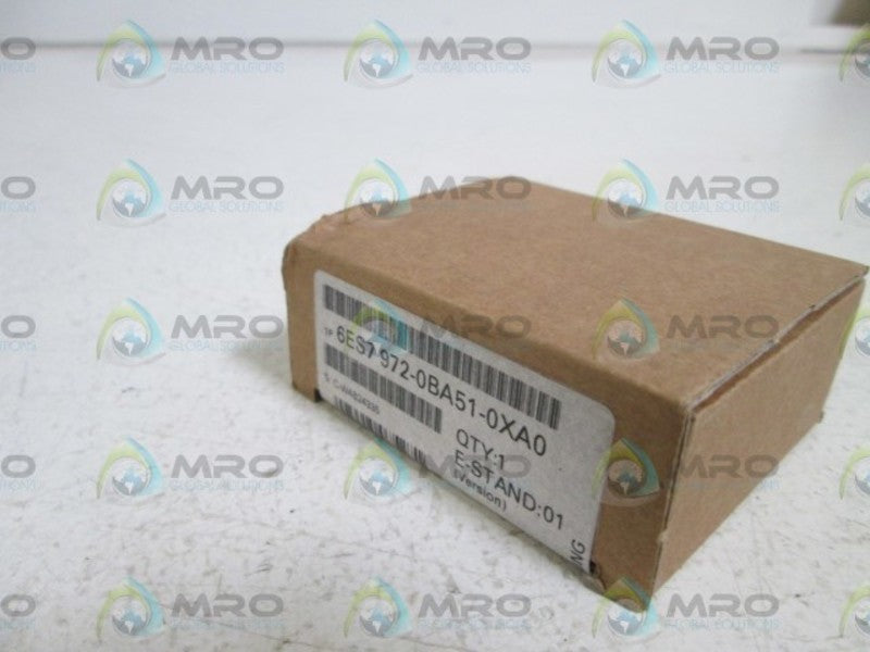 SIEMENS CONNECTOR PLUG 6ES7 972-0BA51-0XA0 *FACTORY SEALED*