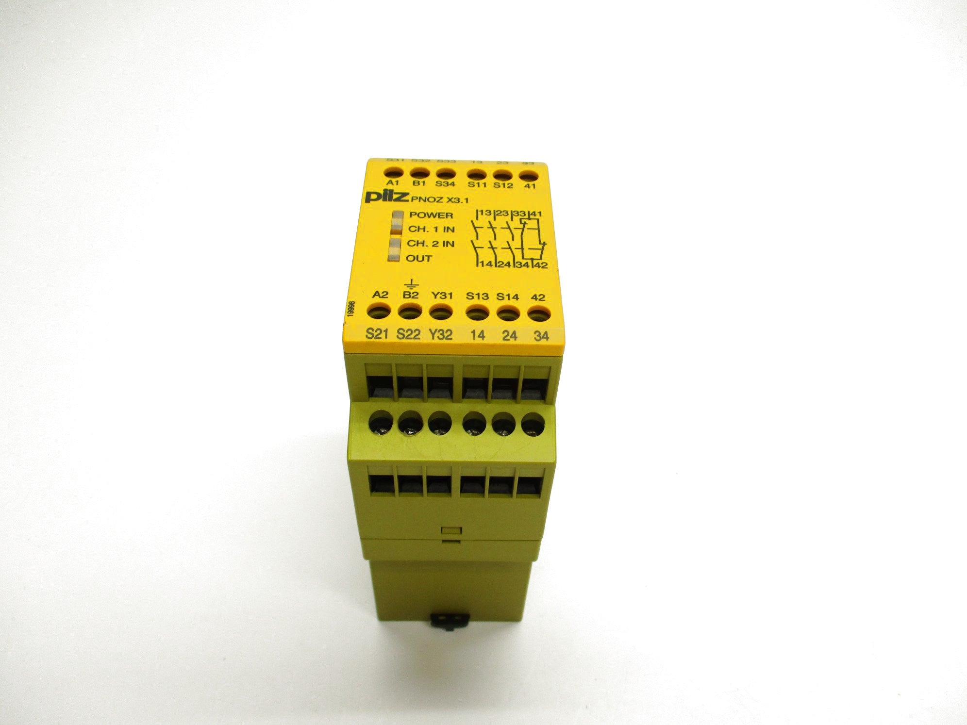 PILZ PNOZX3.1240VAC24VDC3n/o1n/c1so 240VAC 8A NSNP