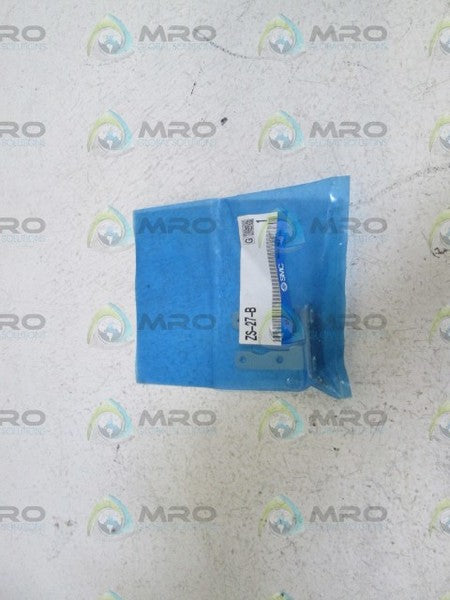 SMC CONNECTOR MOUNTING BRACKET RIGH ANGLE ZS-27-B * NEW IN BAG *