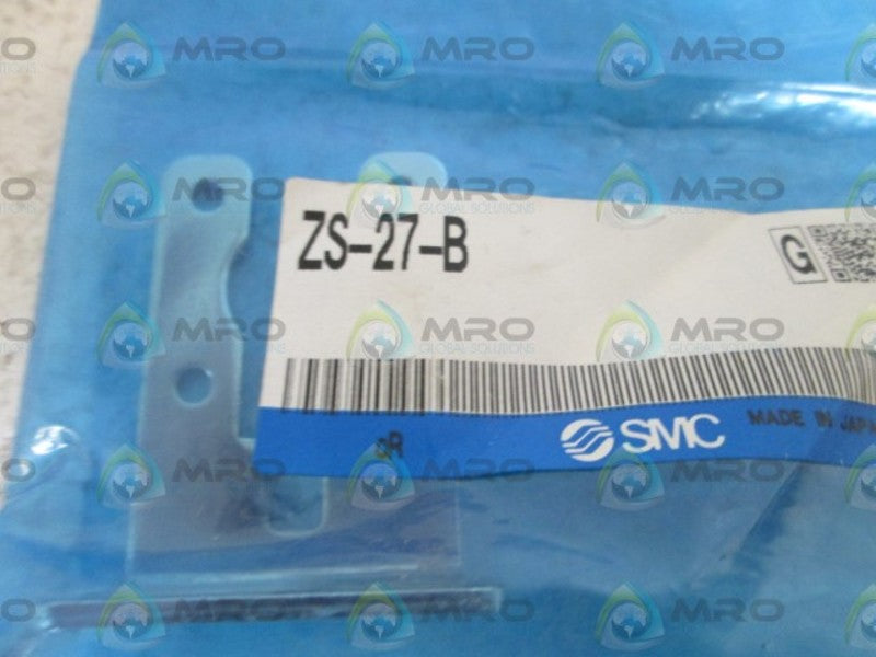 SMC CONNECTOR MOUNTING BRACKET RIGH ANGLE ZS-27-B * NEW IN BAG *