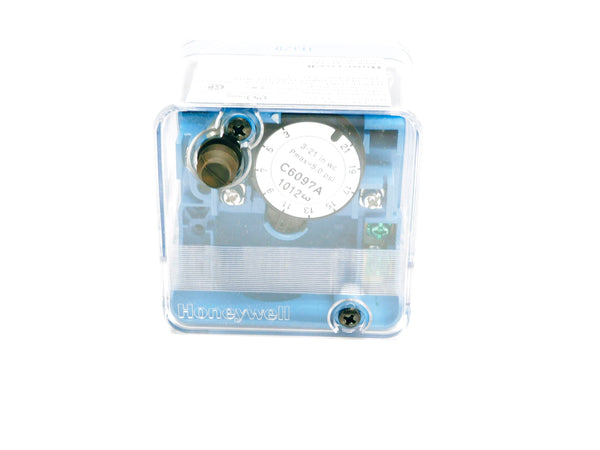 HONEYWELL C6097A1012 3-21PSI 120-240VAC -40'F-140'F NSMP