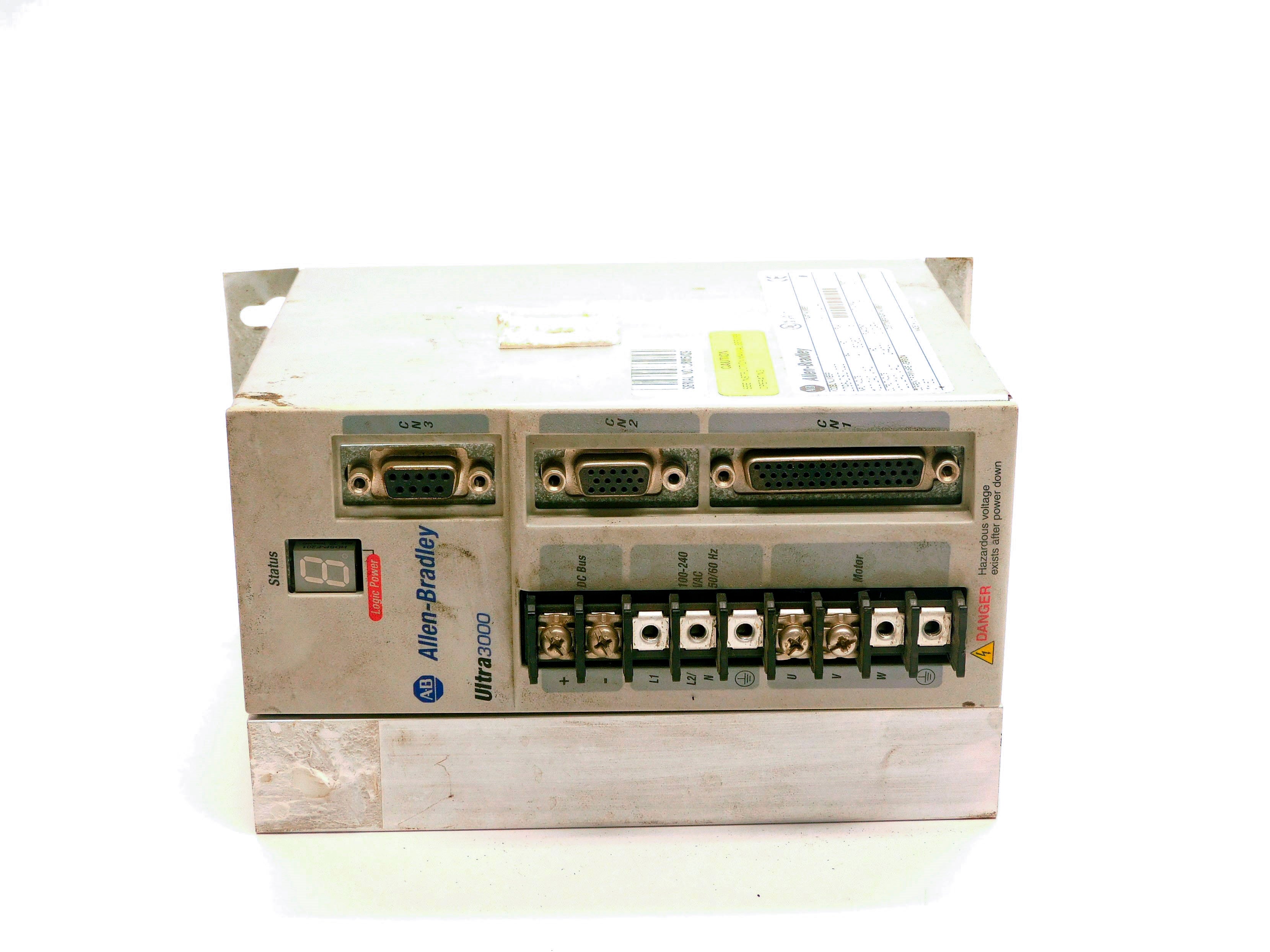 ALLEN BRADLEY 2098-DSD-020 SER. C F/W V1.52 UNMP