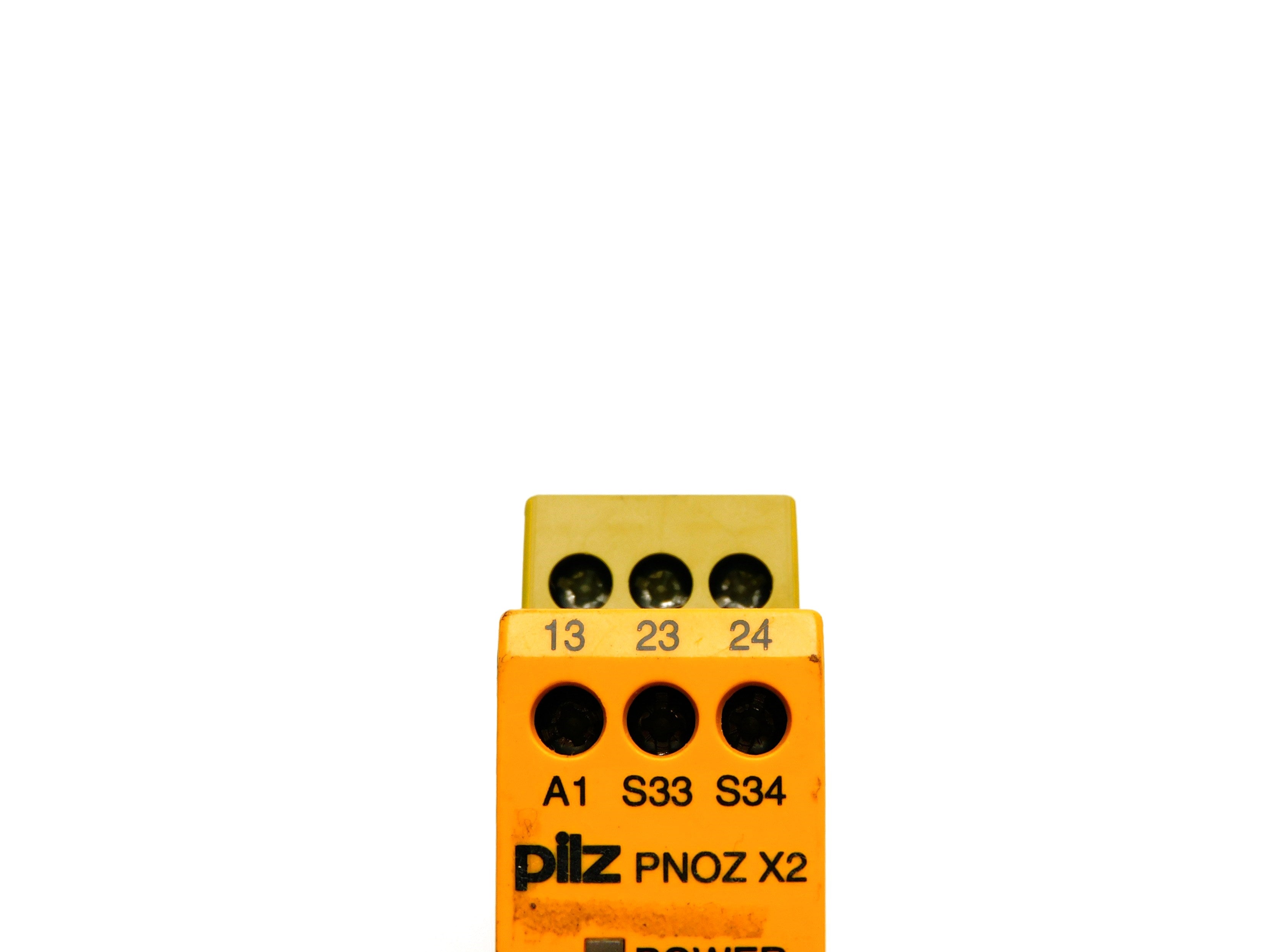 PILZ PNOZ-X2-24VAC/DC-2N/O 6A UNMP