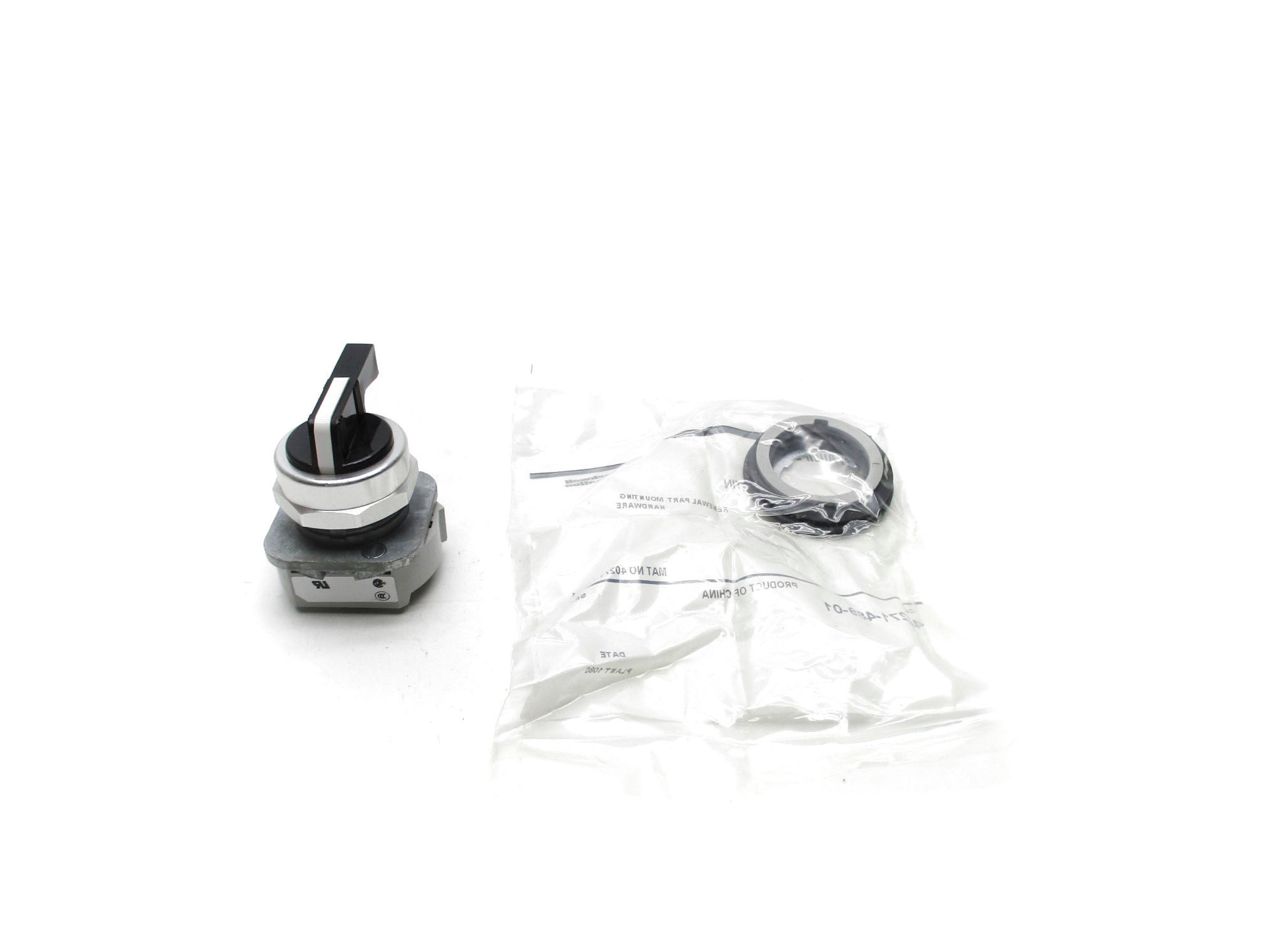 ALLEN BRADLEY 800T-J17KE7 SER. T (WH) NSMP
