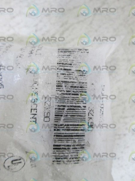 LEVITON 3ZK90 LAMPHOLDER * NEW IN FACTORY BAG *