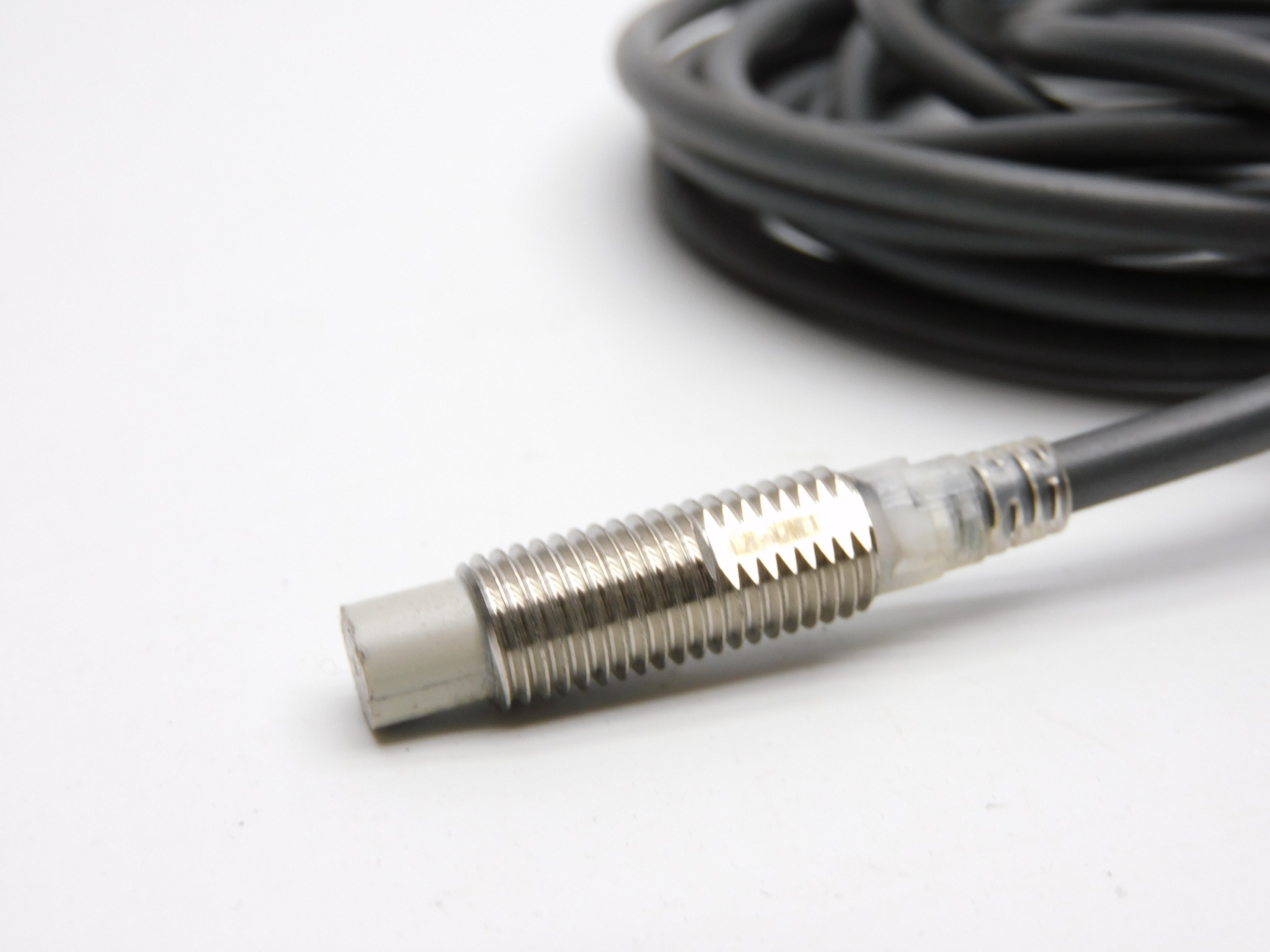 OMRON E2E-X2ME1 12-24VDC UNMP