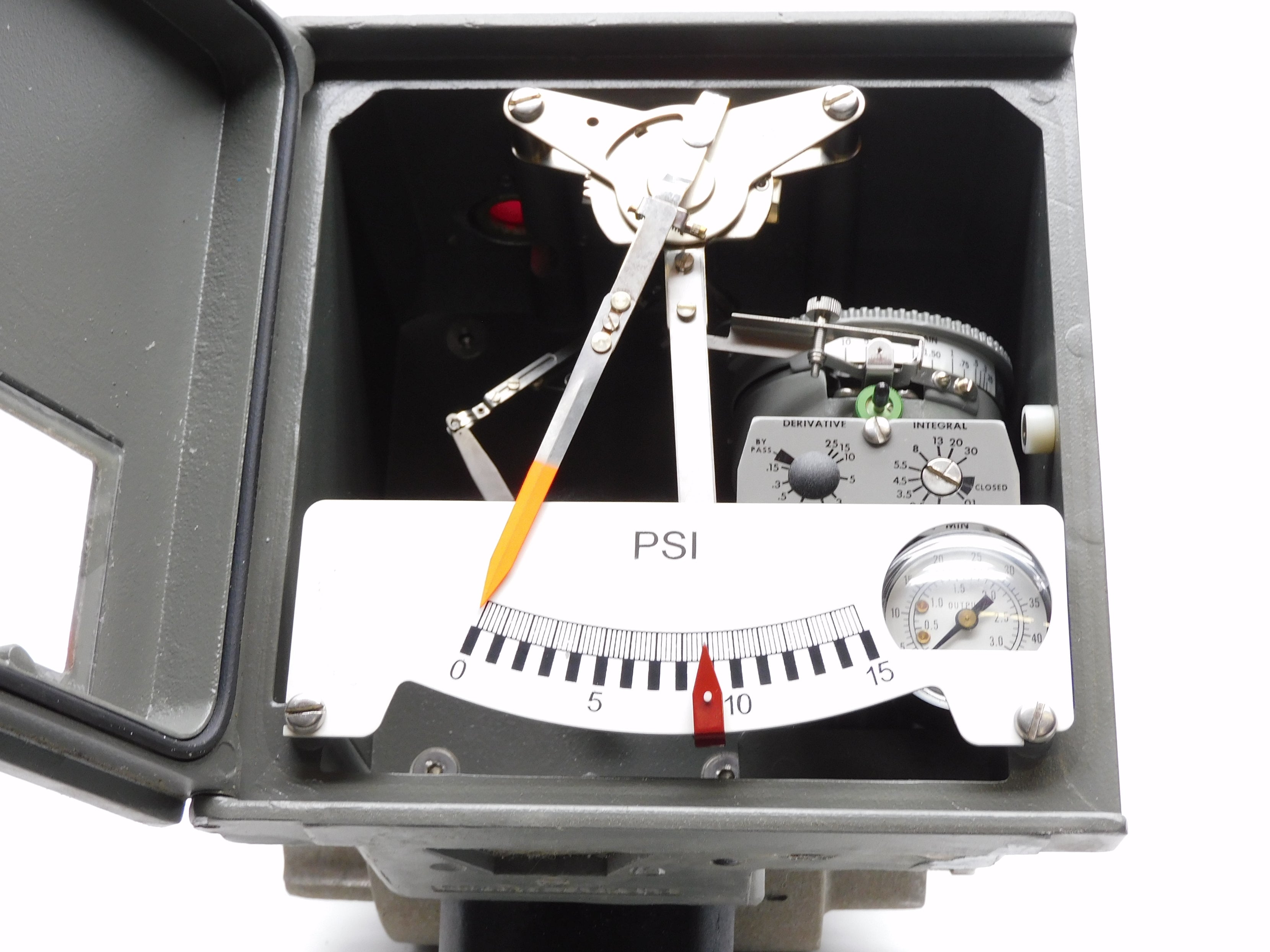 BARTON INSTRUMENT 0-15PSI UNMP