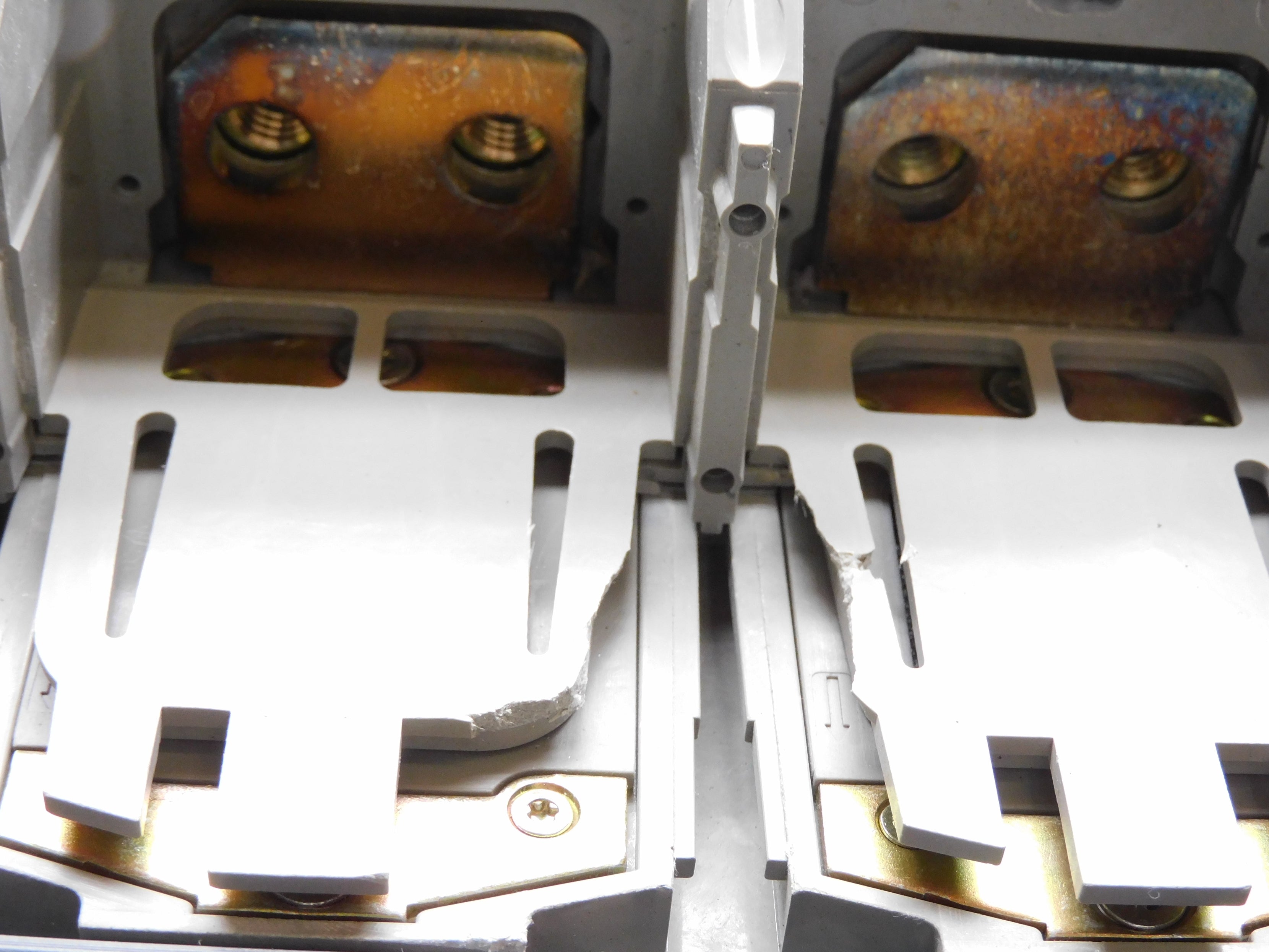 MERLIN GERIN PG800 242-2366 800A 600V (AS PICTURED) NSNP