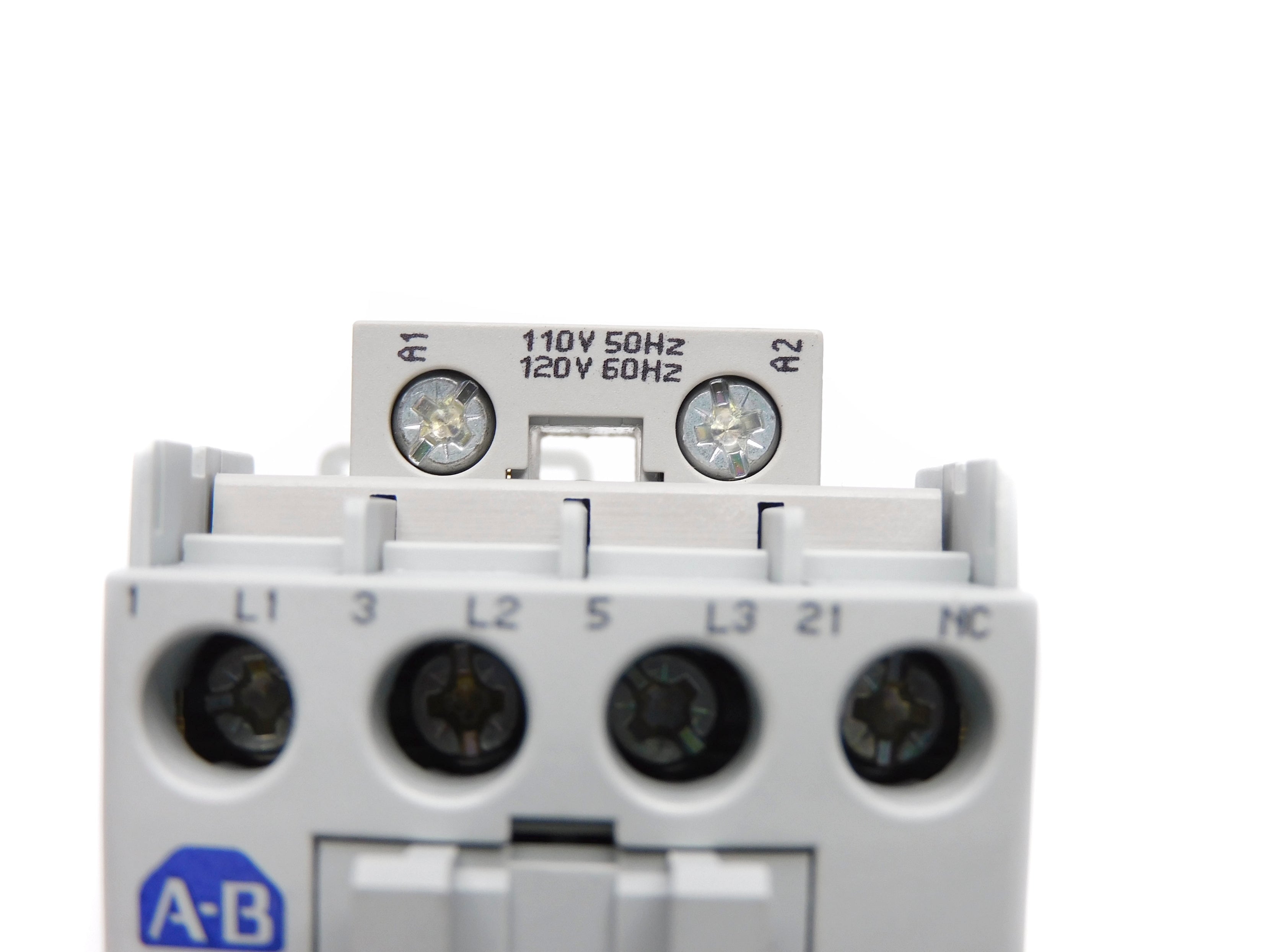 ALLEN BRADLEY 100-C16D01 SER. B 110/50 120/60 (BR/WH) NSMP