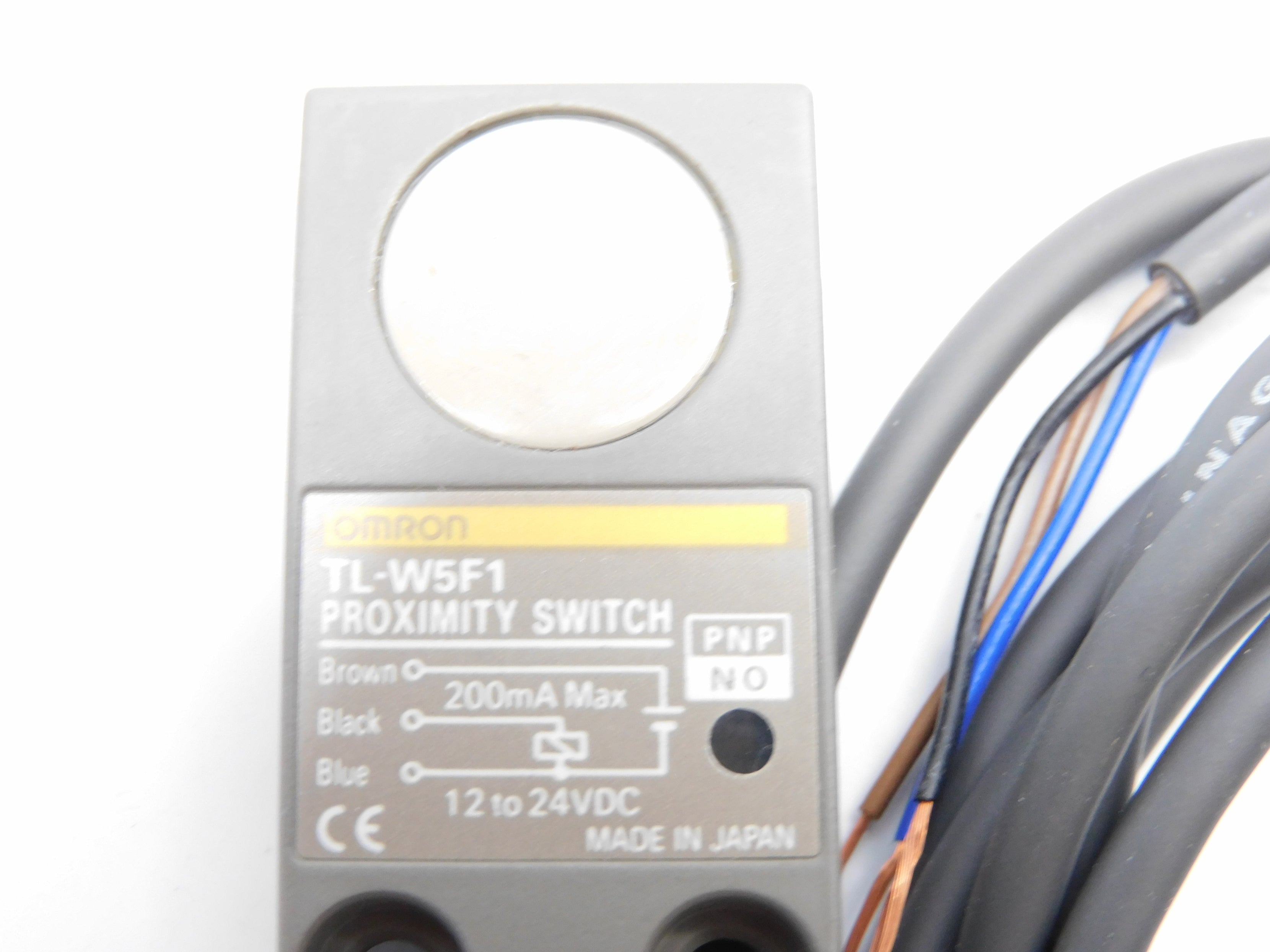 OMRON TL-W5F1 NSMP