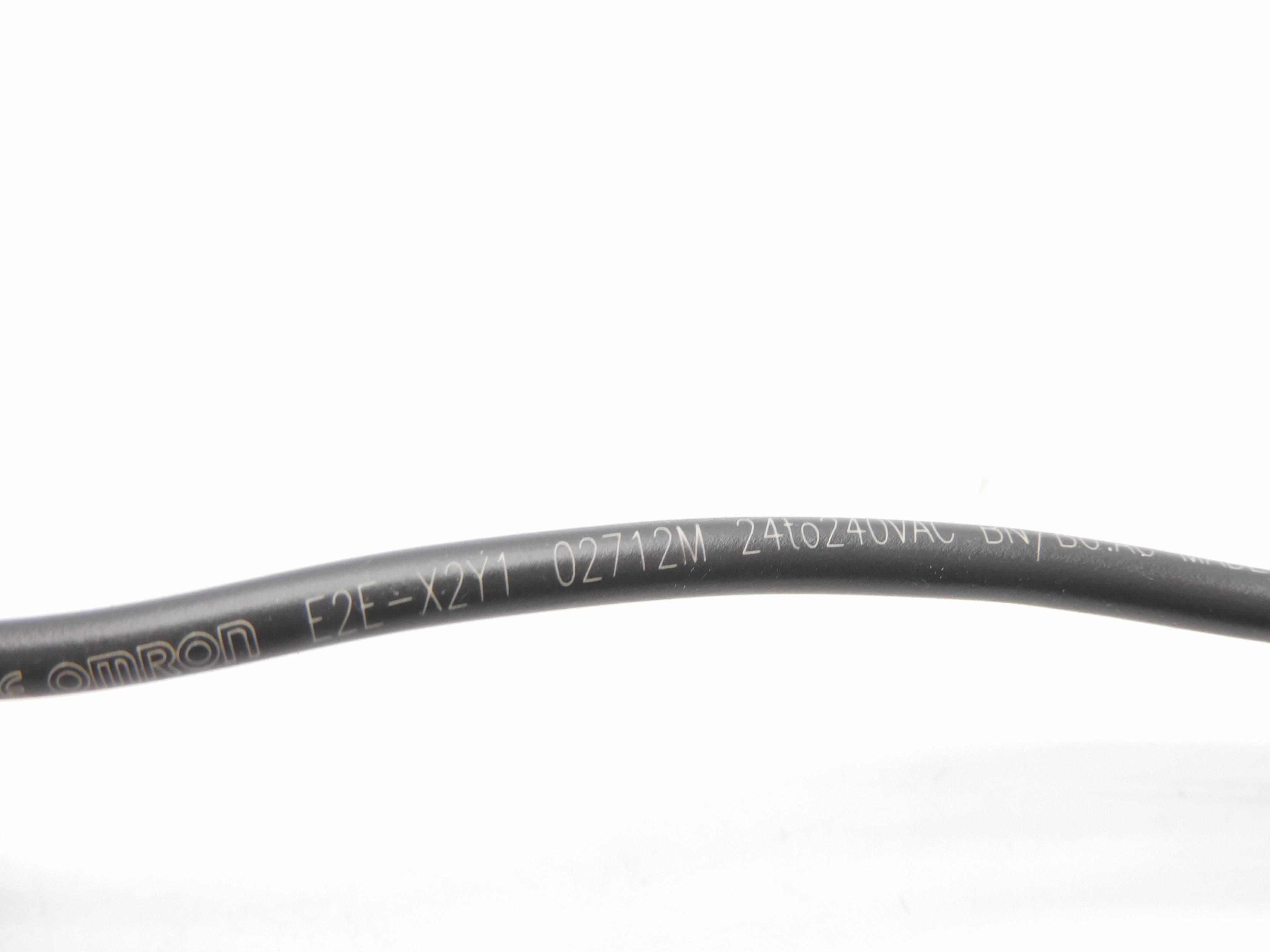 OMRON E2E-X2Y1 24-240VAC NSNP
