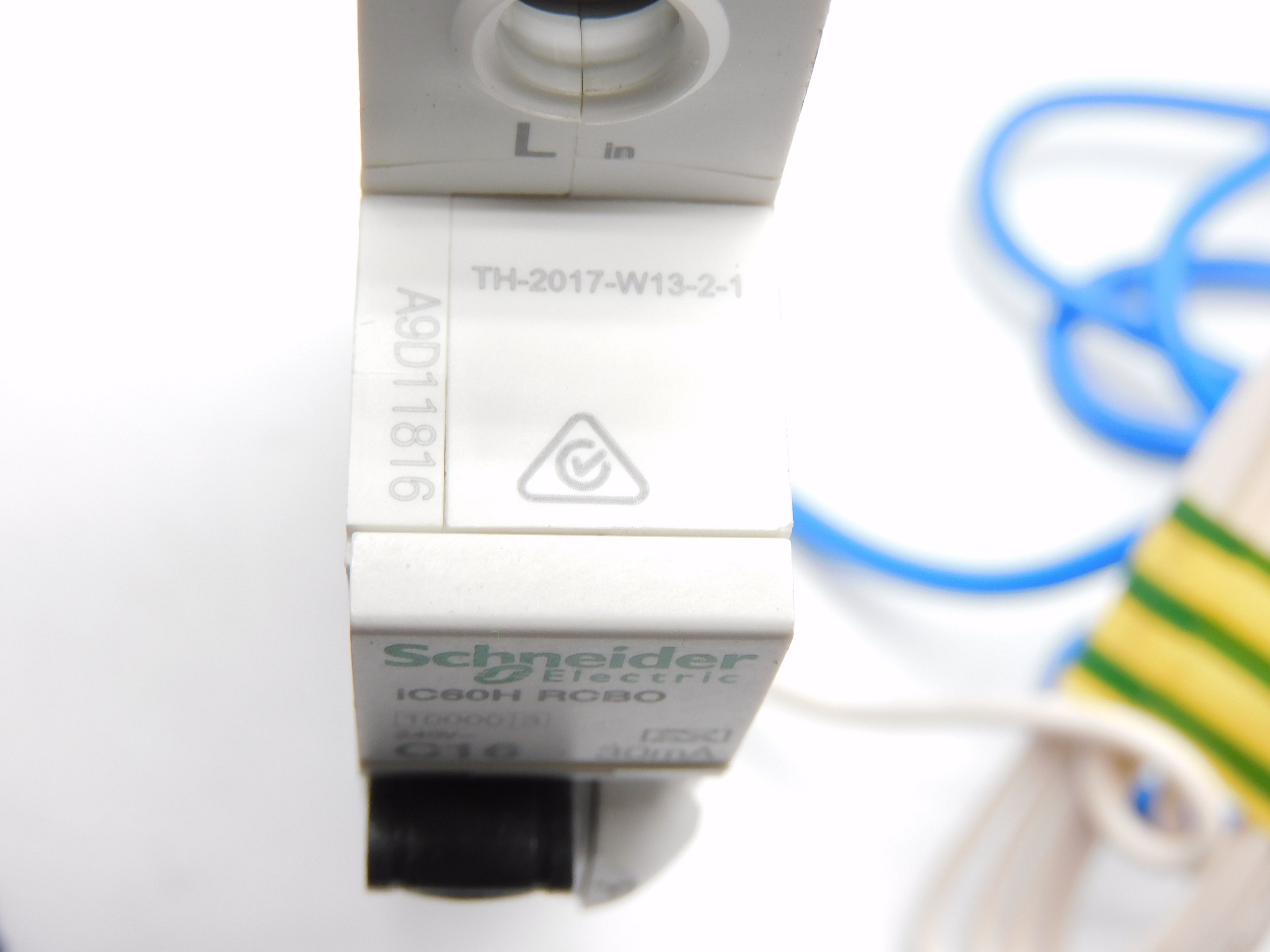 SCHNEIDER A9D11816 16A 240V NSMP