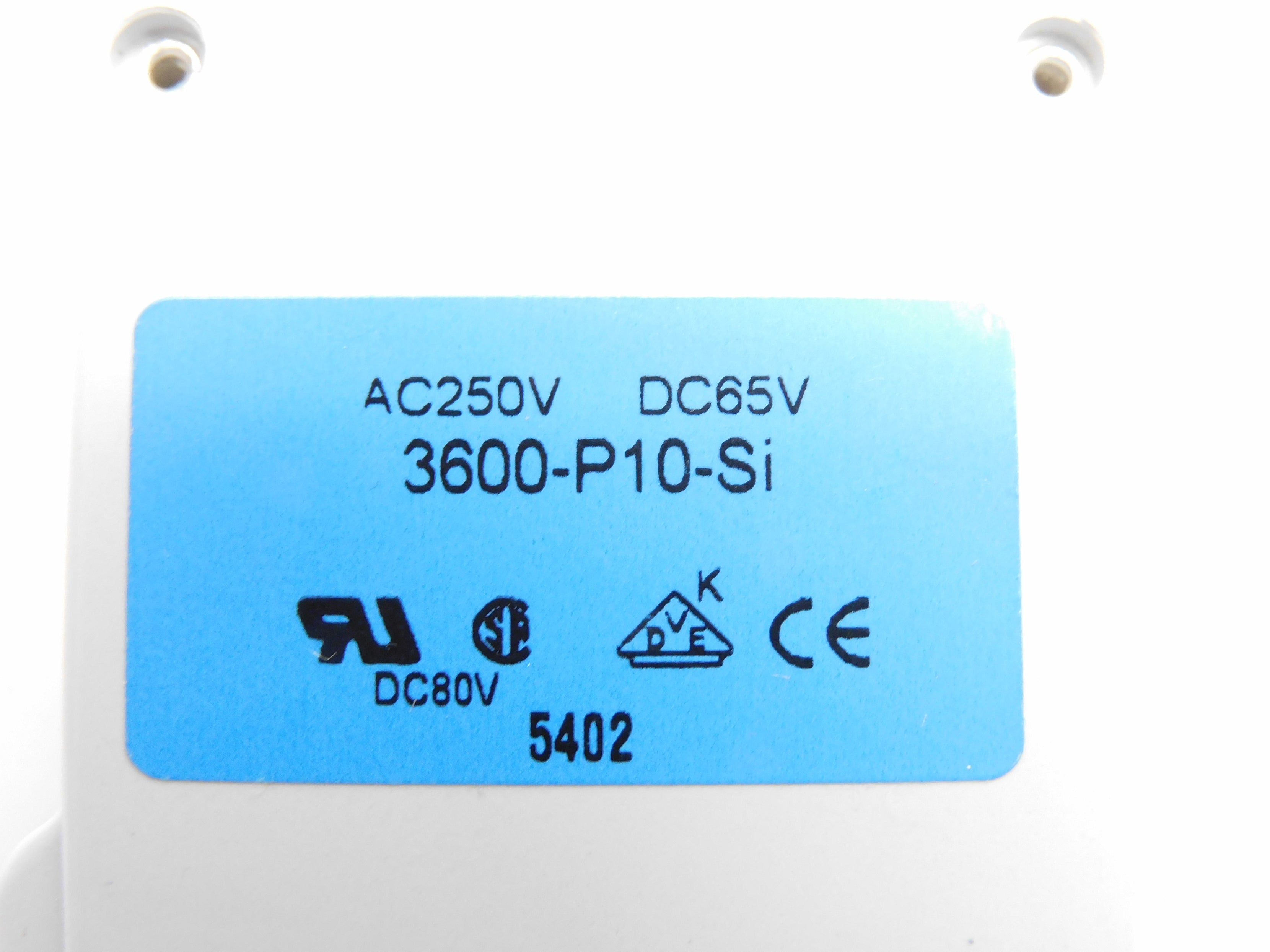 E-T-A 3600-P10-Si 8A 250VAC 65VDC NSNP