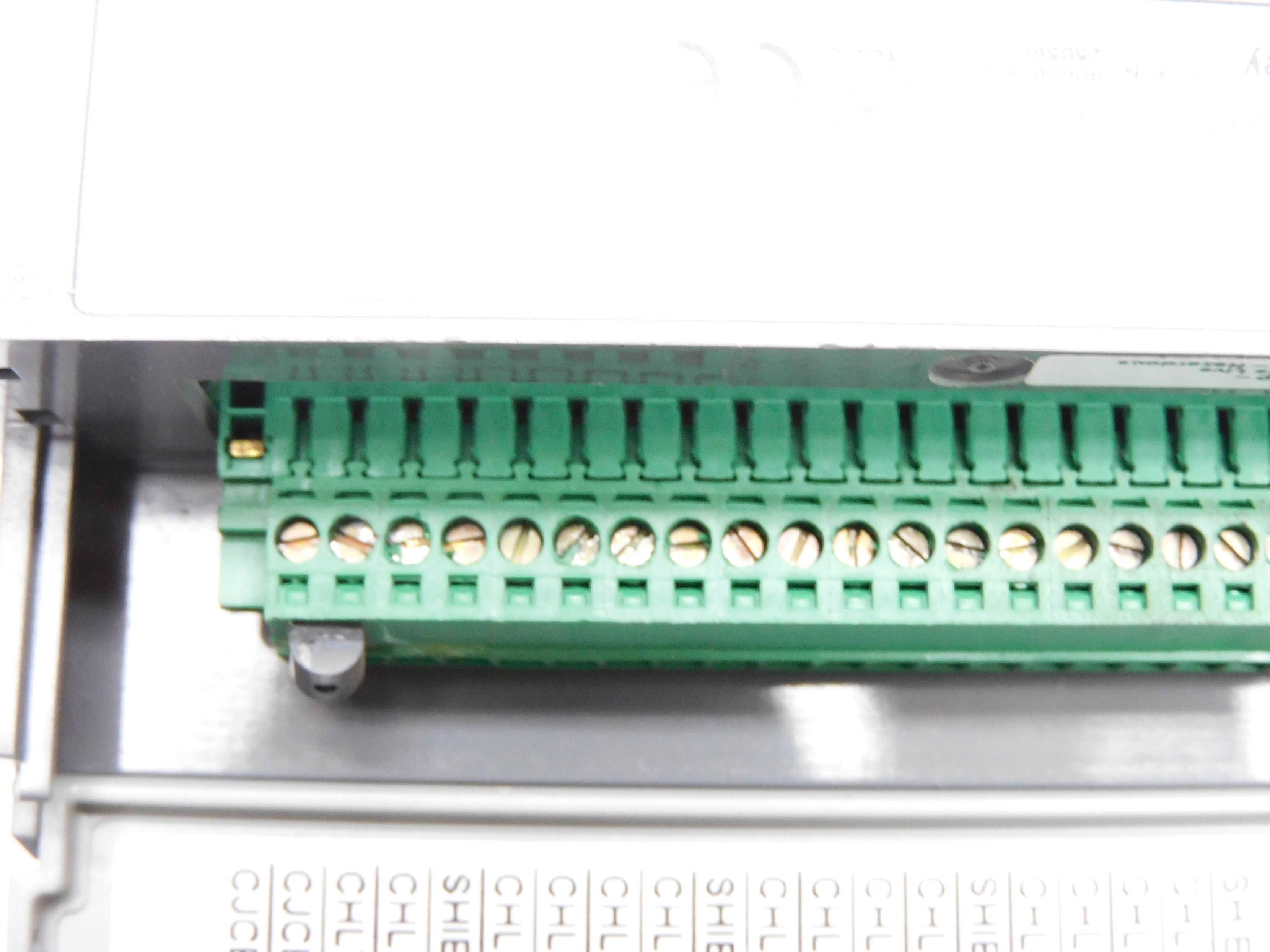 ALLEN BRADLEY 1746-NT8 SER. A F/W 1.30 UNMP
