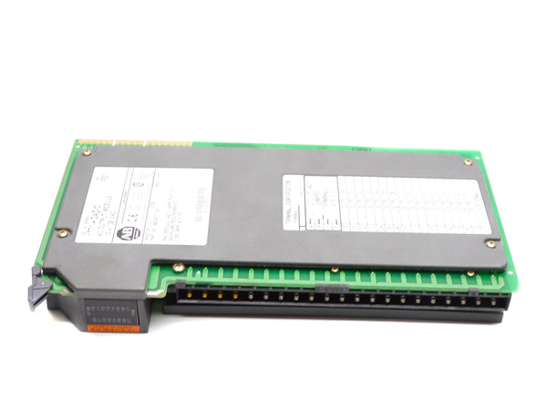 ALLEN BRADLEY 1771-OAD SER. C 10-138VAC 8A UNMP