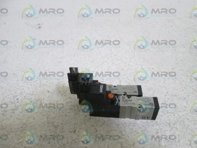 LOT OF 2 SMC VALVE VJ3143 *NEW NO BOX*