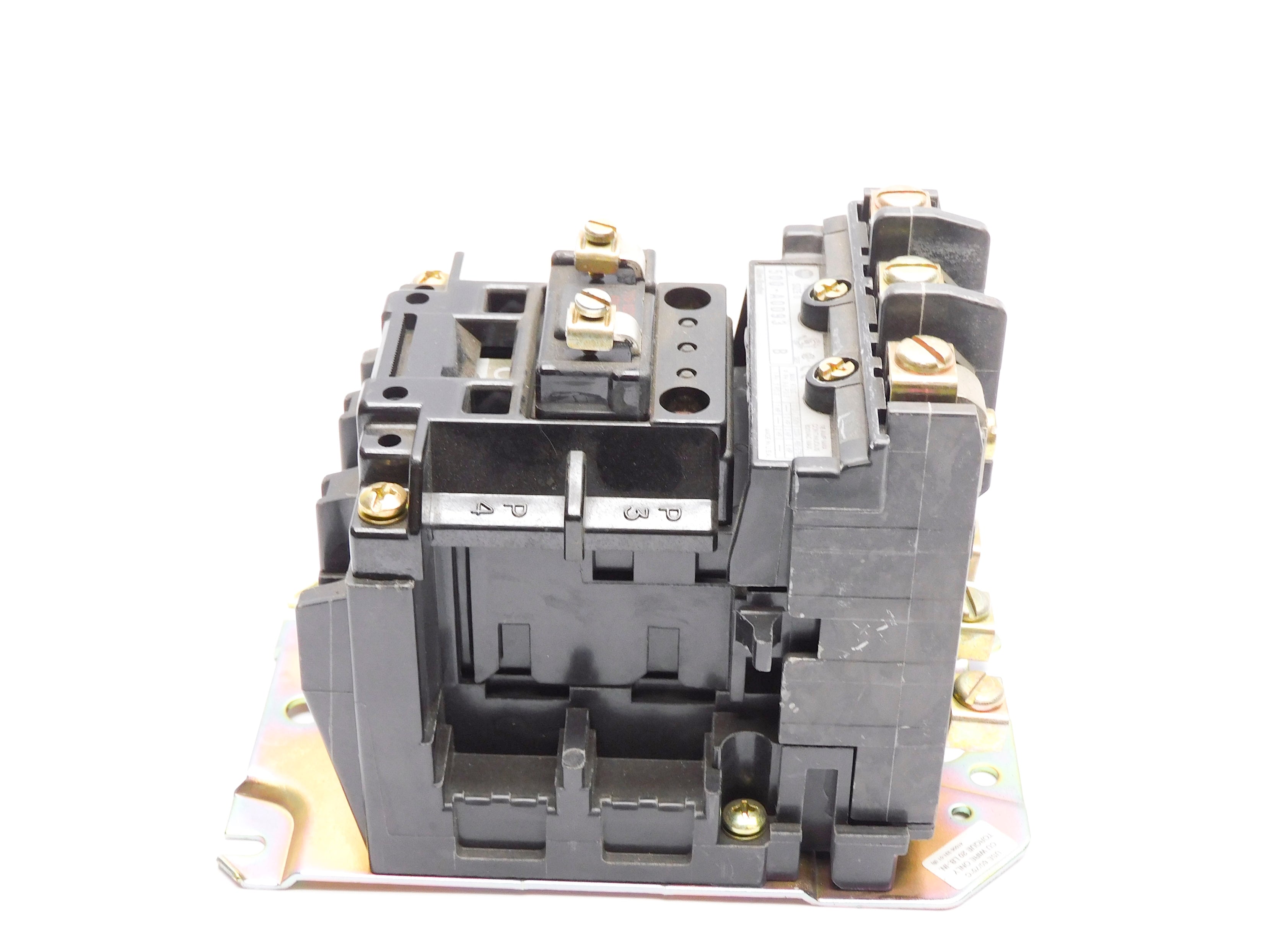 ALLEN BRADLEY 500-AOD93 SER. B 120V 18A NSNP