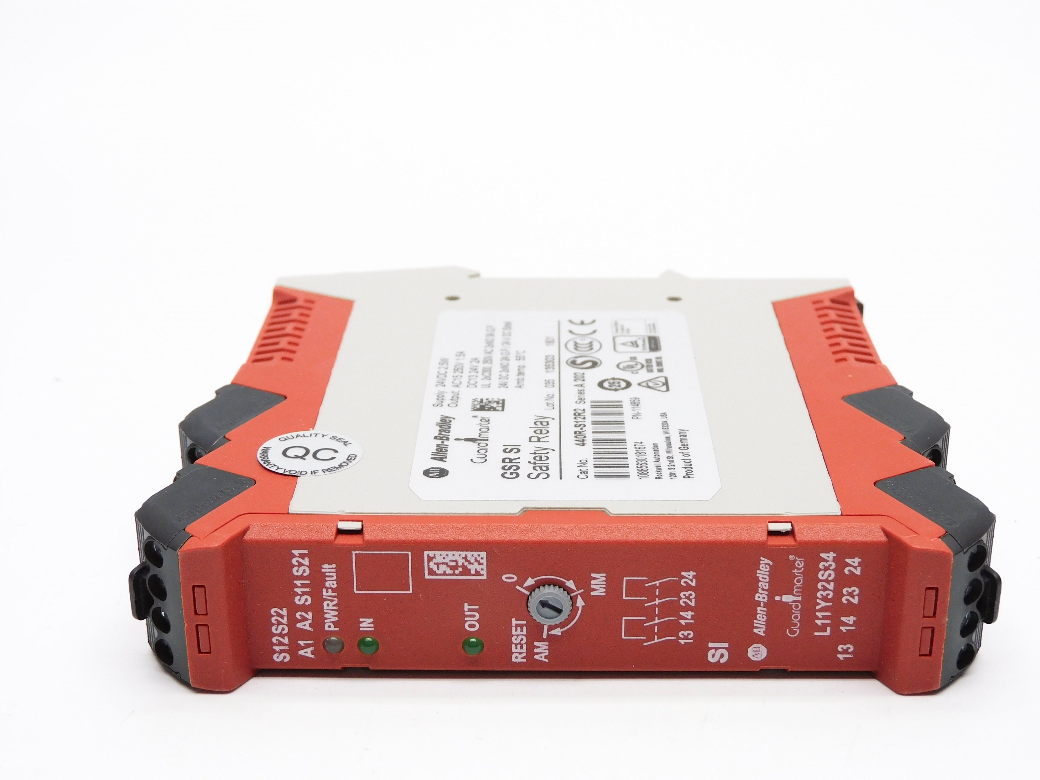 ALLEN BRADLEY 440R-S12R2 SER. A 24VDC (WH) NSMP