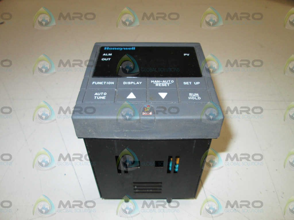 HONEYWELL TEMPERATURE CONTROLLER DC230B-C0-0A-10-0A00000-E0-0 *USED*