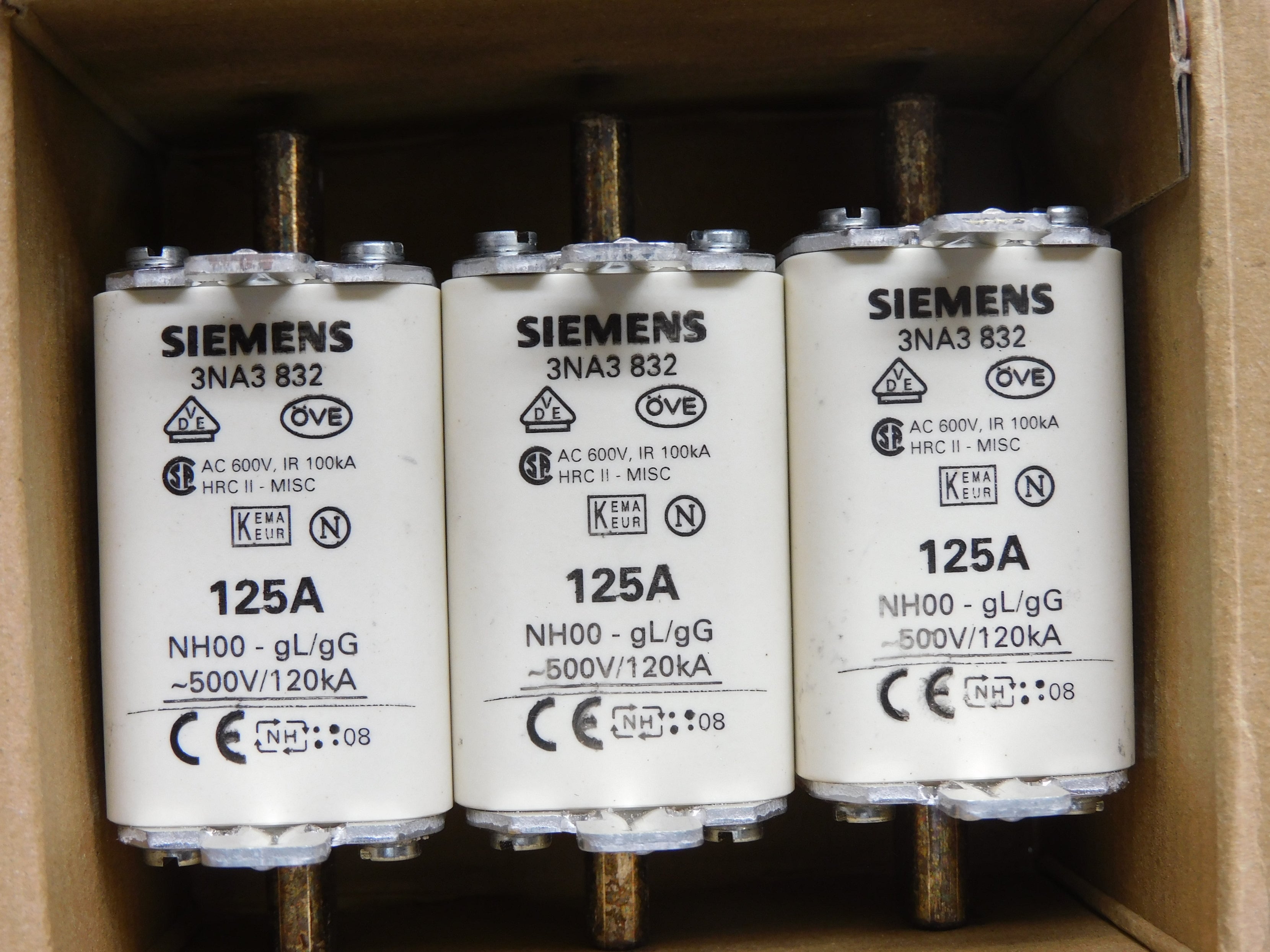 SIEMENS 3NA3832 500V 125A (PKG OF 3) NSMP