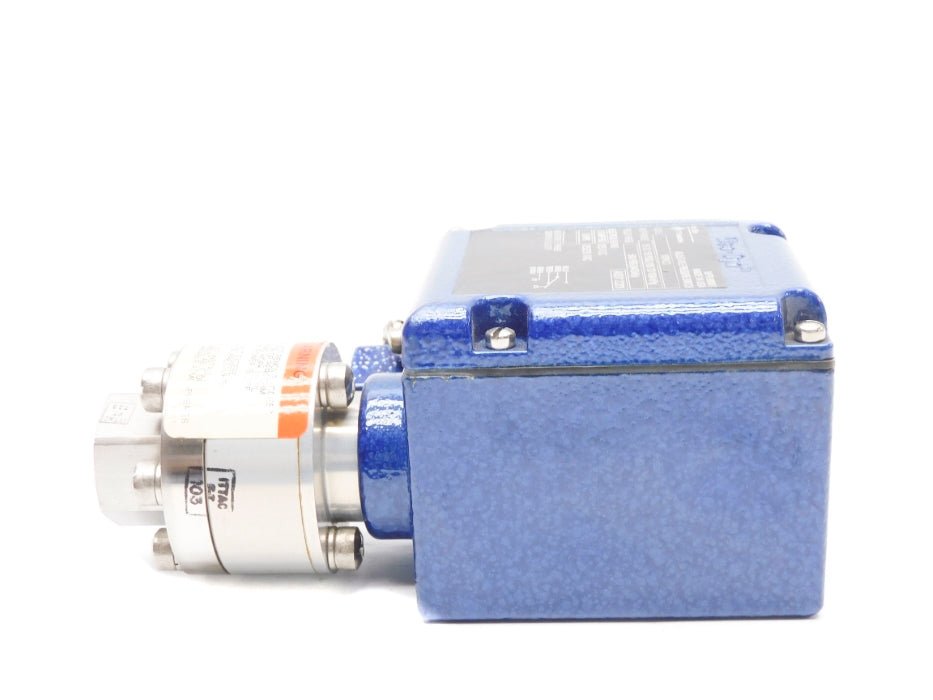 ITT 100P42C3 125/250VAC 15A 15-150PSI NSNP