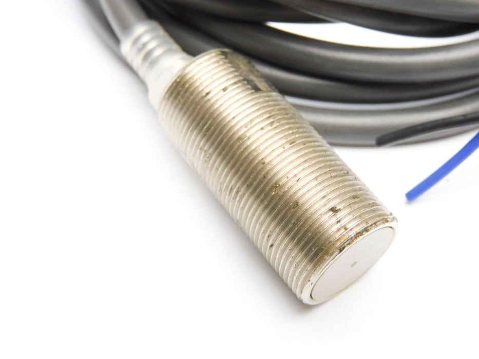 OMRON E2E-X5E2 12-24VDC UNMP