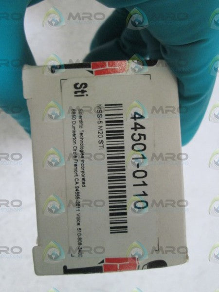 GUARDMASTER TROJAN 5 44501-0110 SAFETY INTERLOCK SWITCH *NEW IN BOX*
