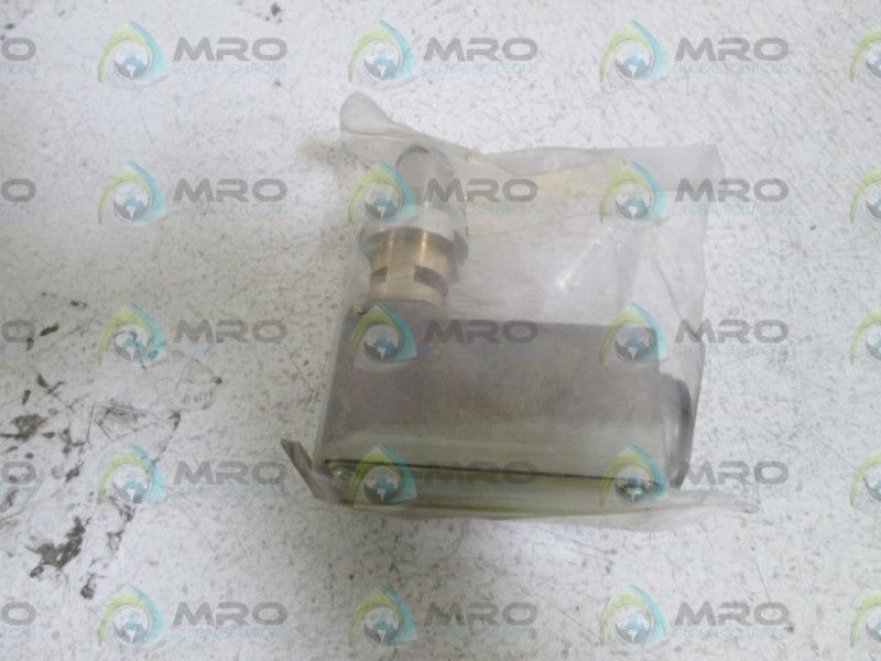 SMC DIFFERENTIAL PRESSURE SWITCH CB-49H *NEW NO BOX*