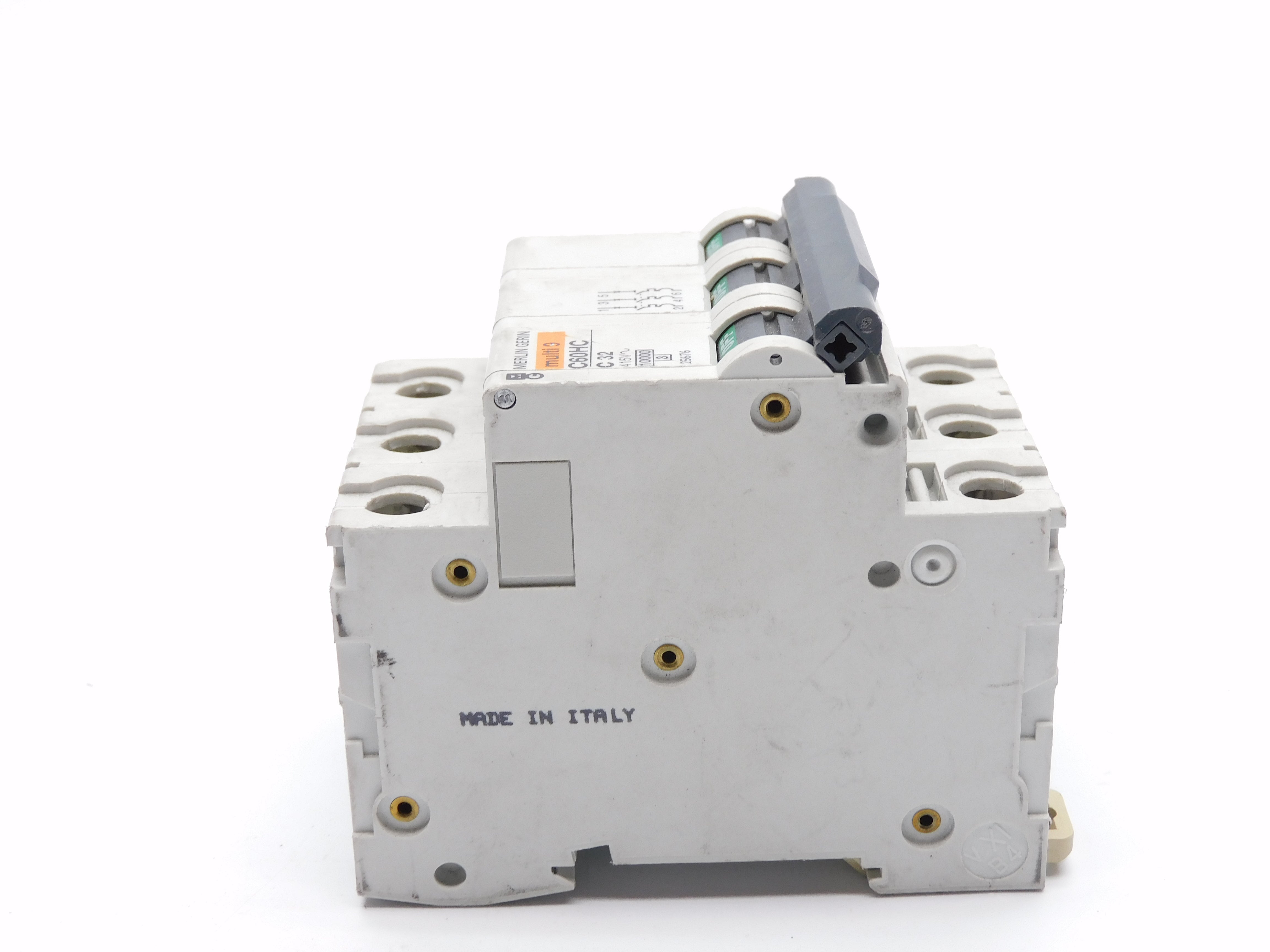 MERLIN GERIN C60HC-C32 25676 32A 415V UNMP