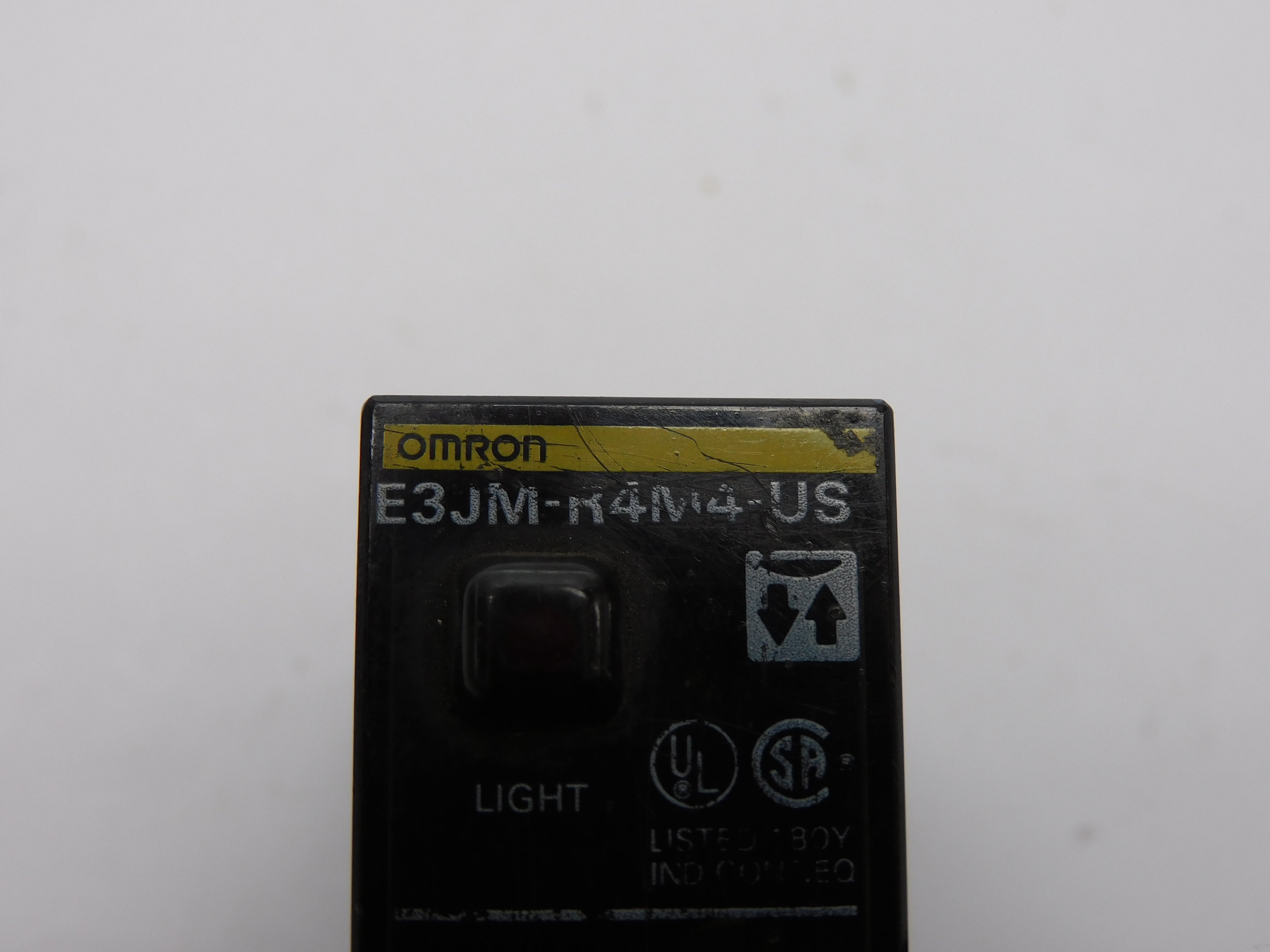 OMRON E3JM-R4M4-US UNMP