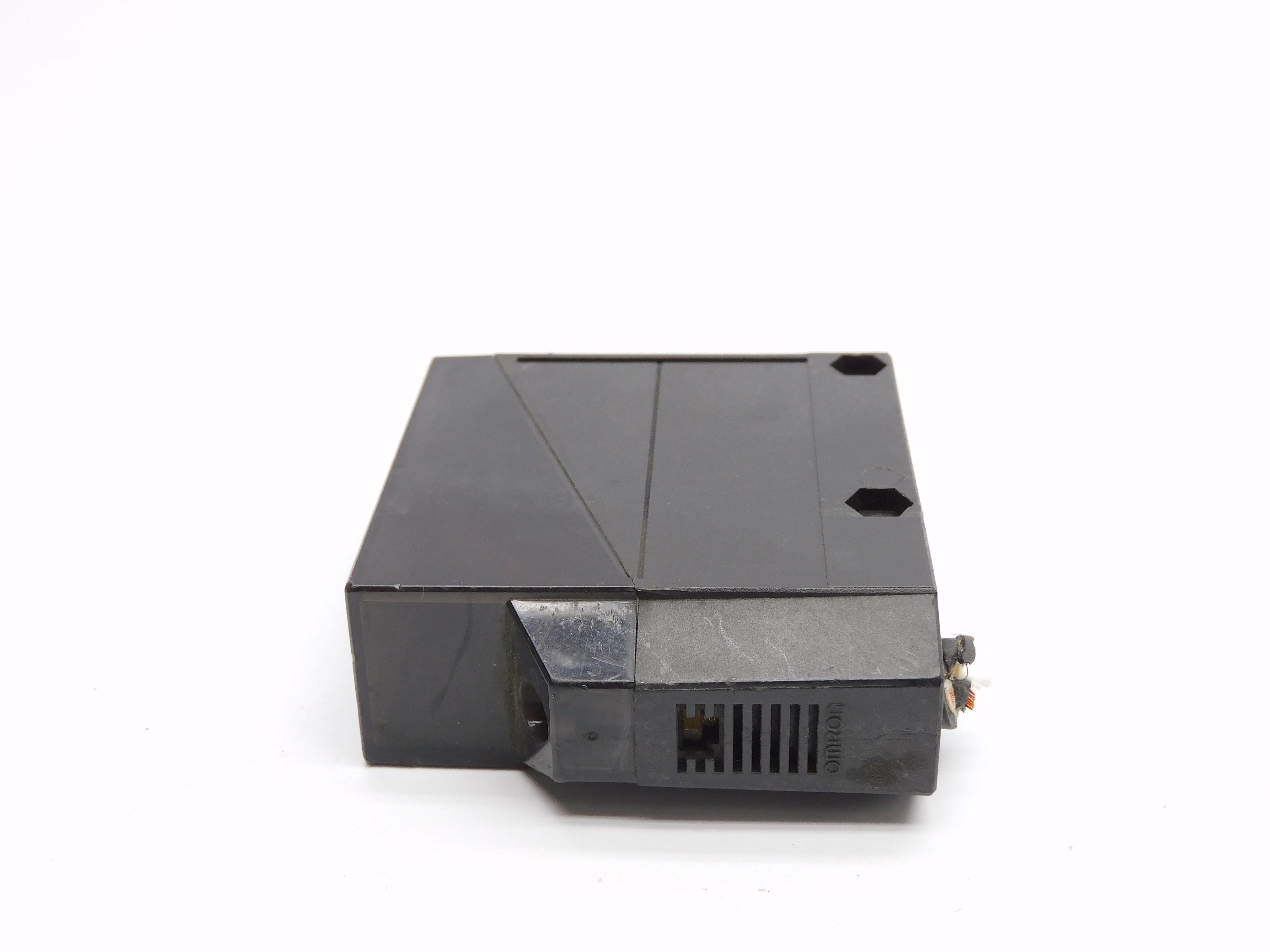 OMRON E3JM-R4M4T-US UNMP