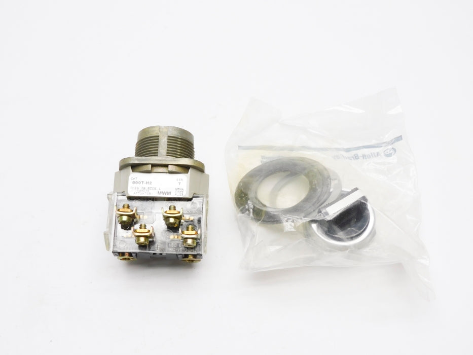 ALLEN BRADLEY 800T-H2A SER. T (WH) NSMP