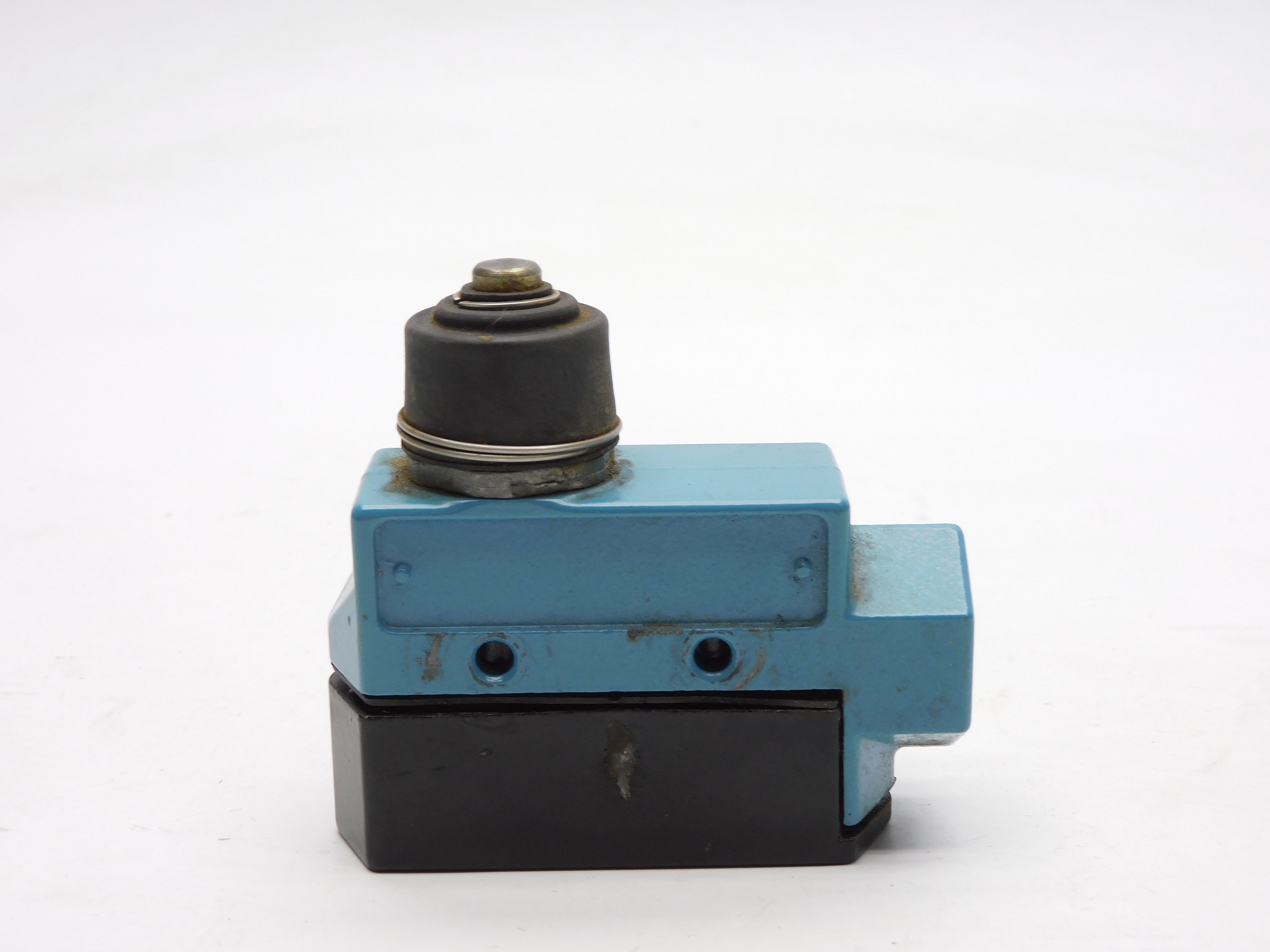 MICRO SWITCH BZE6-2RN 600VAC 2A UNMP