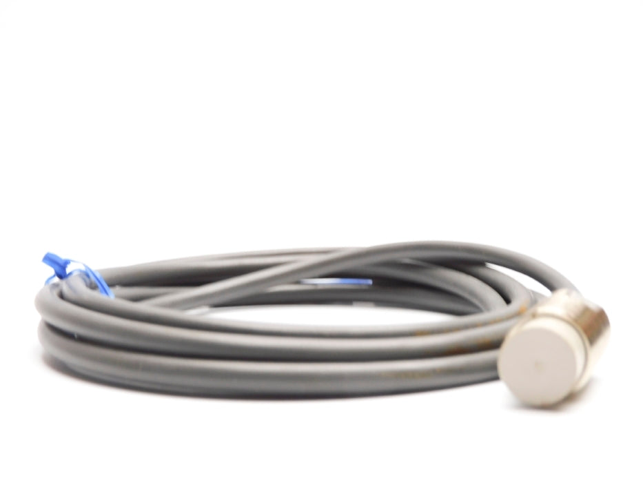 OMRON E2E-X10MF2 12-24VDC NSNP