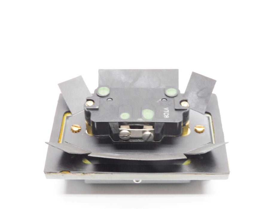 ALLEN BRADLEY 800S-2SC4 SER. M (AS PICTURED) UNMP