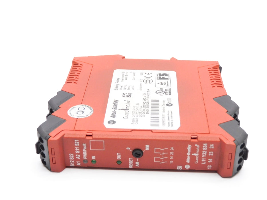 ALLEN BRADLEY 440R-S12R2 SER. A 24VDC (WH) (AS PICTURED) NSMP