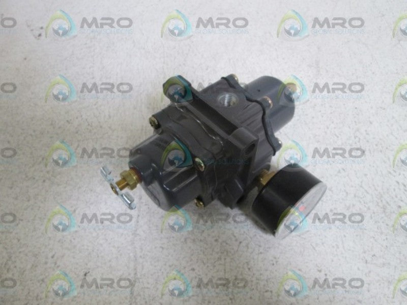 FISHER REGULATOR/GAUGE 67CFR-40/SB 60 PSI *NEW NO BOX*