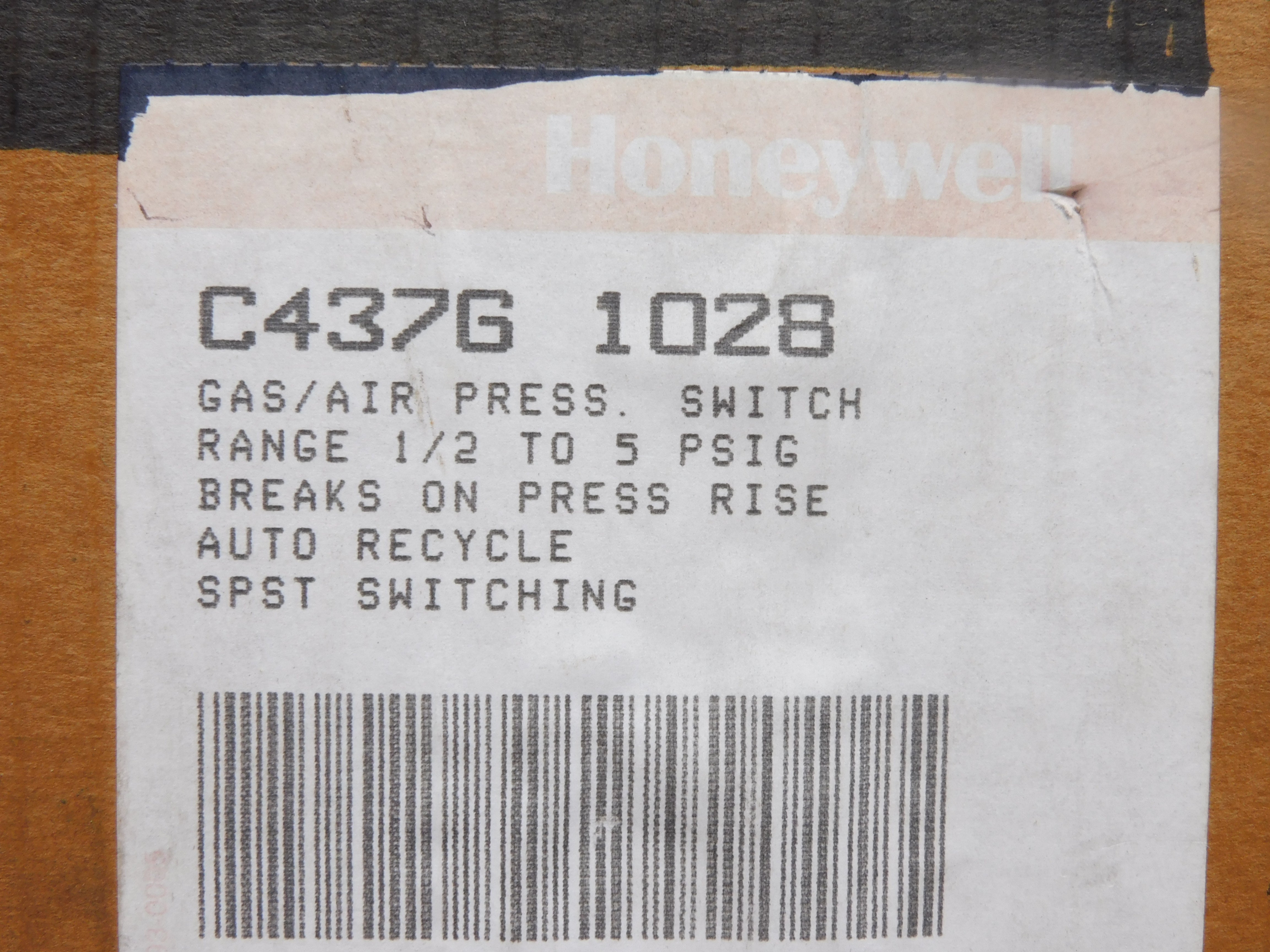 HONEYWELL C437G1028 120/240VAC 8/5.1A 5PSI NSMP
