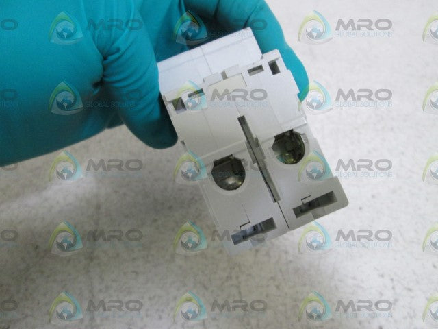 MERLIN GERIN 24454 CIRCUIT BREAKER 32A *NEW NO BOX*