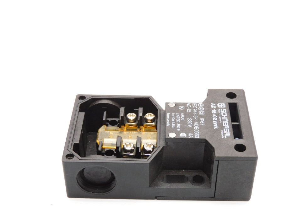 SCHMERSAL AZ16-02ZVRK (AS PICTURED) (NO KEY) NSNP