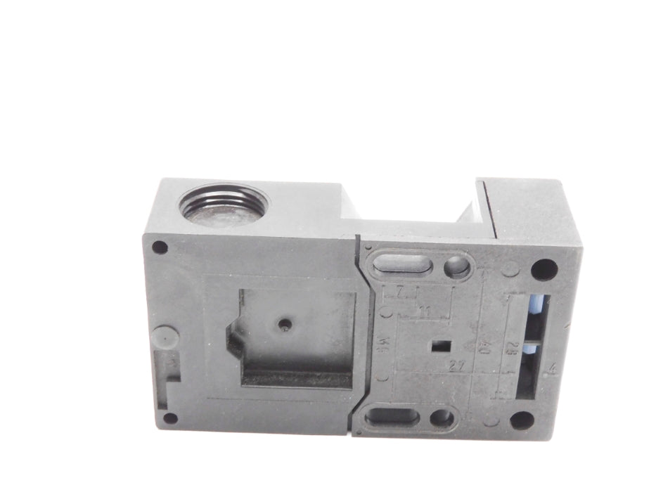 SCHMERSAL AZ16-02ZVRK (AS PICTURED) (NO KEY) NSNP