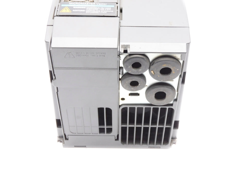 SIEMENS 6SE3215-2BB40 208/240V (AS PICTURED) UNMP